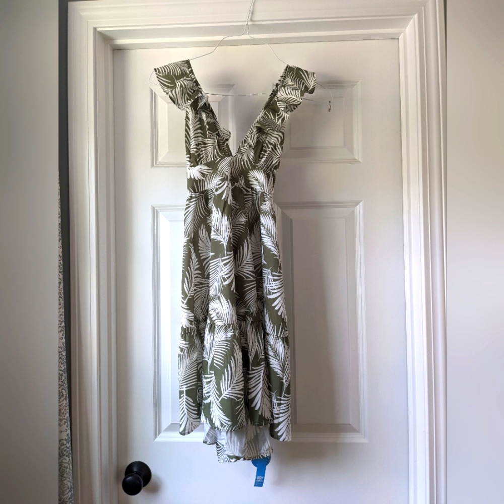 NWT Green and white Sundress